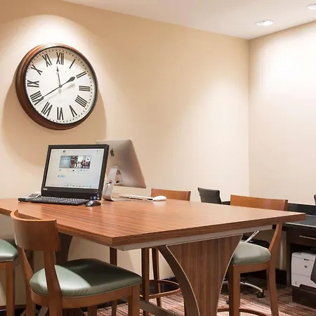 Doubletree By Hilton Hotel Grand Rapids Airport-3